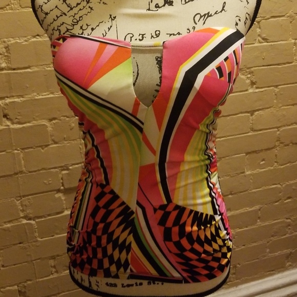 Cute top - Picture 4 of 5